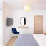 Grlica - Your Touch Of Luxury * Zára